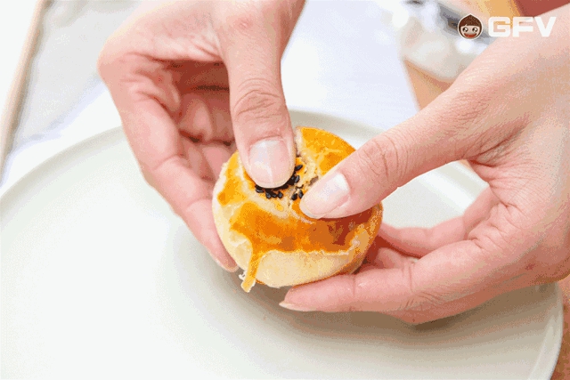 喜逢中秋加國慶，月圓家圓就團圓