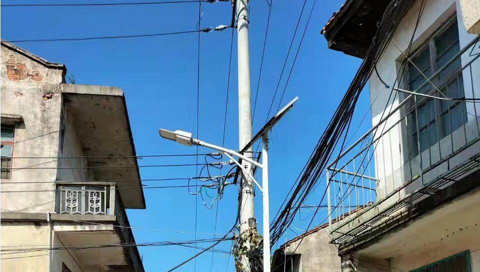 太陽能路燈燈桿的厚度怎么樣選擇？