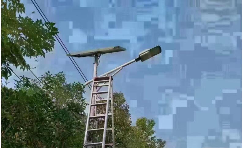 一體化太陽(yáng)能路燈特點(diǎn)（1）